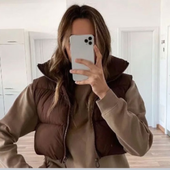 Cropped khaki puffer vest - Picture 2 of 3